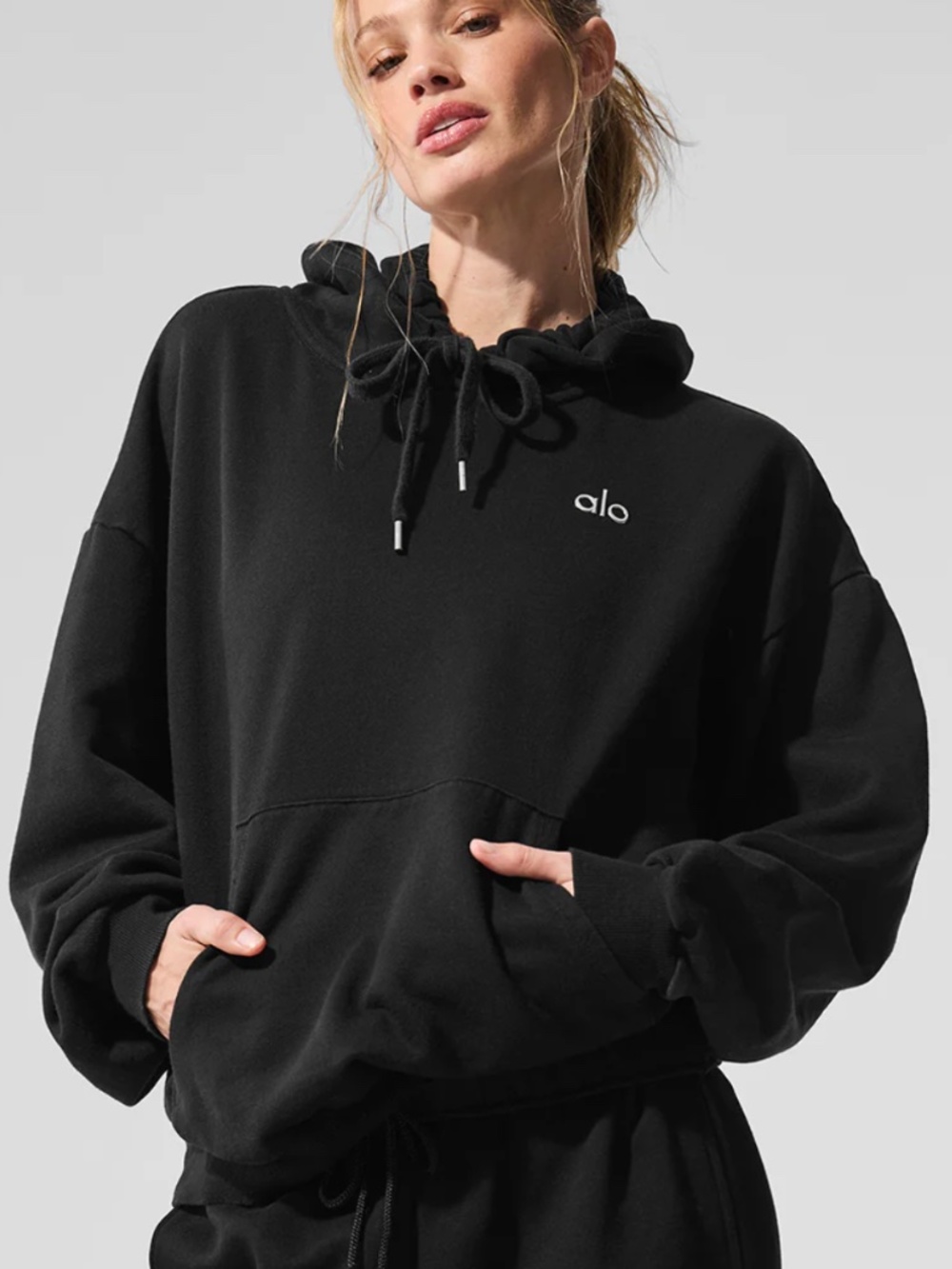 NWOT Alo Yoga Accolade Hoodie in Black (Size Small)